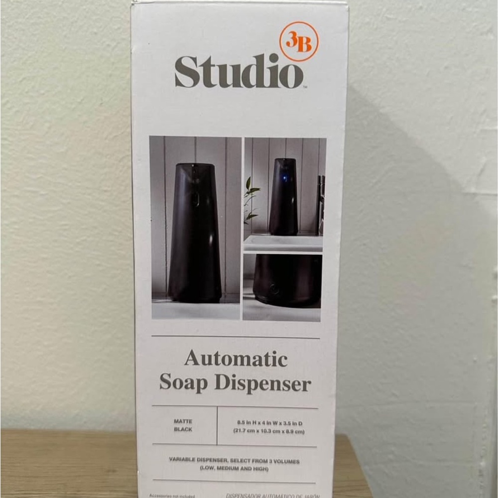 Studio Matte Black Soap Dispenser(No Box)(New)
